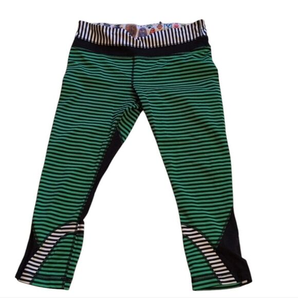 Lululemon Rare Seawheeze Run Inspire Crop II Green Insect Bugs print FLAWED 8 - Picture 1 of 10